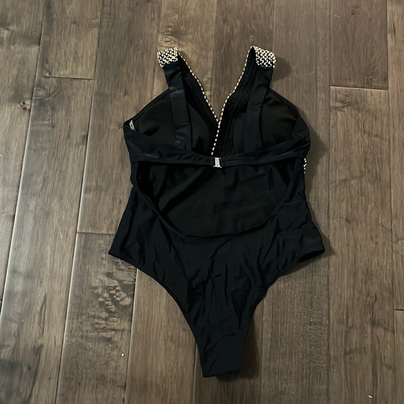 SHEIN Contrast Trim One Piece Swimsuit, size XL black and gold sequins - Picture 5 of 7